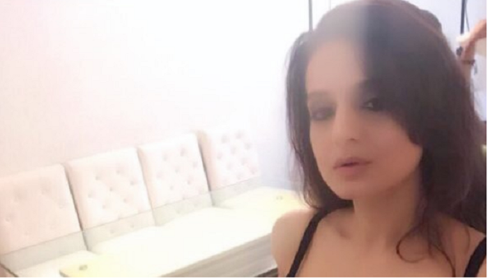 Amisha Patel Ki Chudai Video Xnxx Com Hd - Ameesha Patel's new Instagram pics goes viral , fans advised her to do a  porn film : see more | celebrities, Entertainment , Ameesha Patel