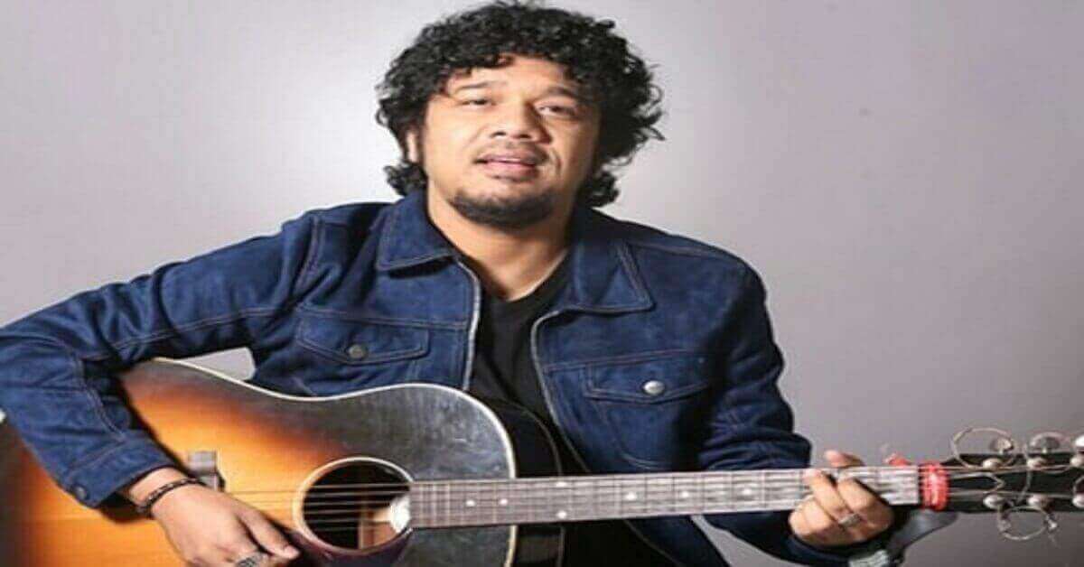 bollywood-actress-lashes-singer-papon-kissing-minor-girl