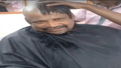 Manikandan Pillai shaves his head