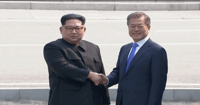 Kim Jong Un meets Moon Jae In