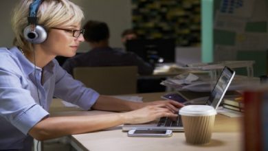 Girl_working