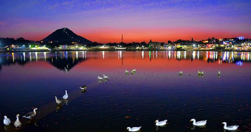 Pushkar-Lake-in-the-Holy-City-Of-Rajasthan