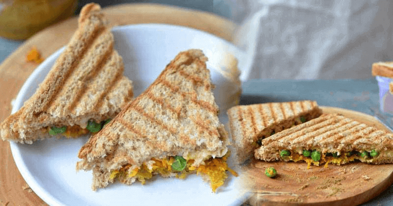 Masala Carrot And Peas Sandwich