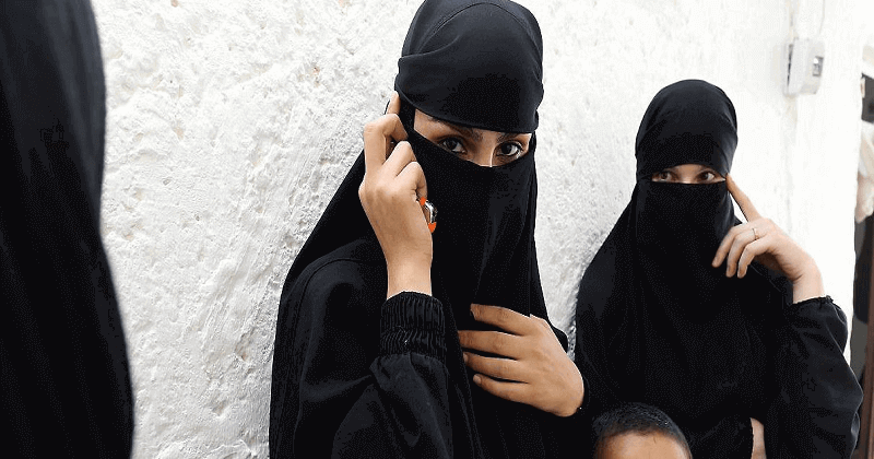 WOMEN IN ISIS