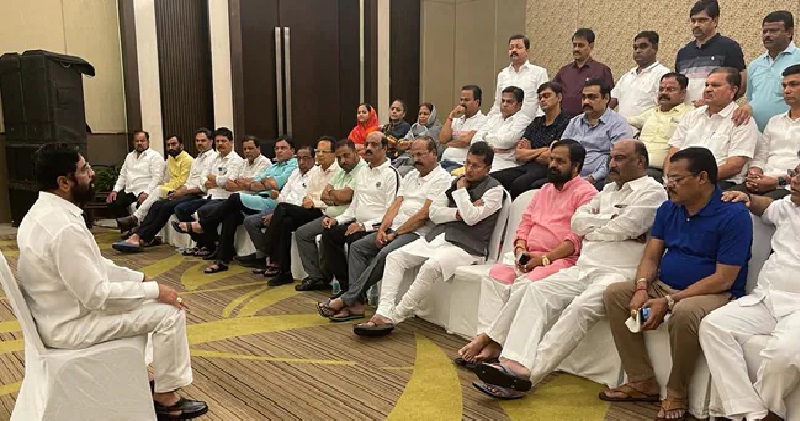 Shiv Sena Rebel MLAs write letter to Deputy speaker seeking to reaffirm Shinde's post as legislative party leader | DH Latest News, DH NEWS, Latest News, India, NEWS, Politics , Maharashtra Assembly,